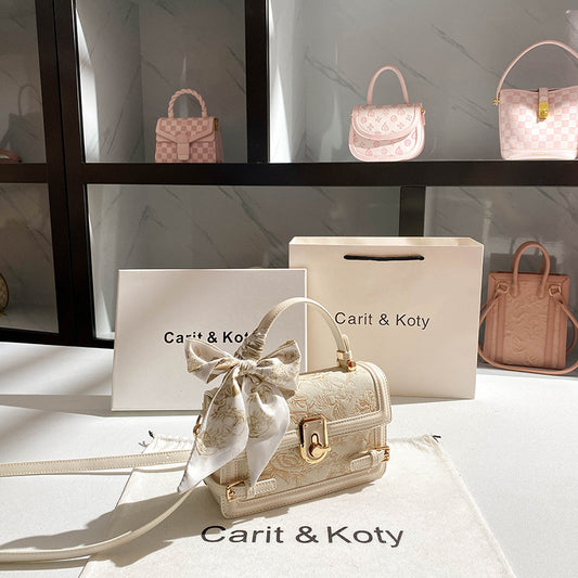 Attractive High-grade Silk Niche Embroidery Commuter Small Square Bags