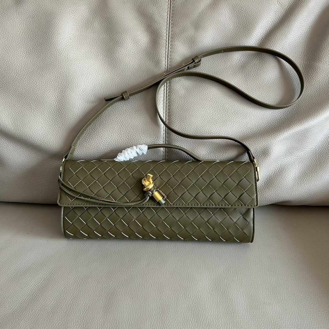 Women's French Stick Texture Hand-woven Hardware Fashion Handbags