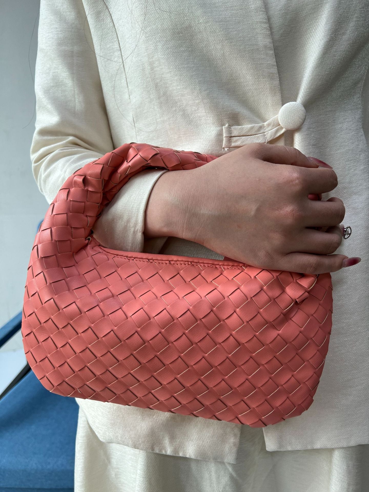 Knotted Hand-woven Horn Portable Dumpling Lot Handbags