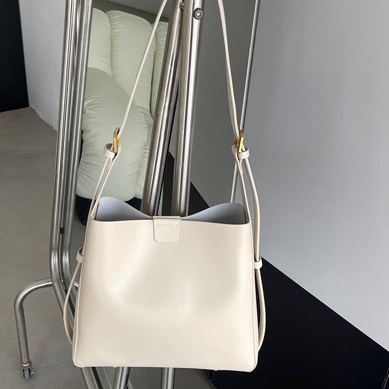 Women's High-grade Exquisite Leather Large Capacity Cowhide Bucket Bags