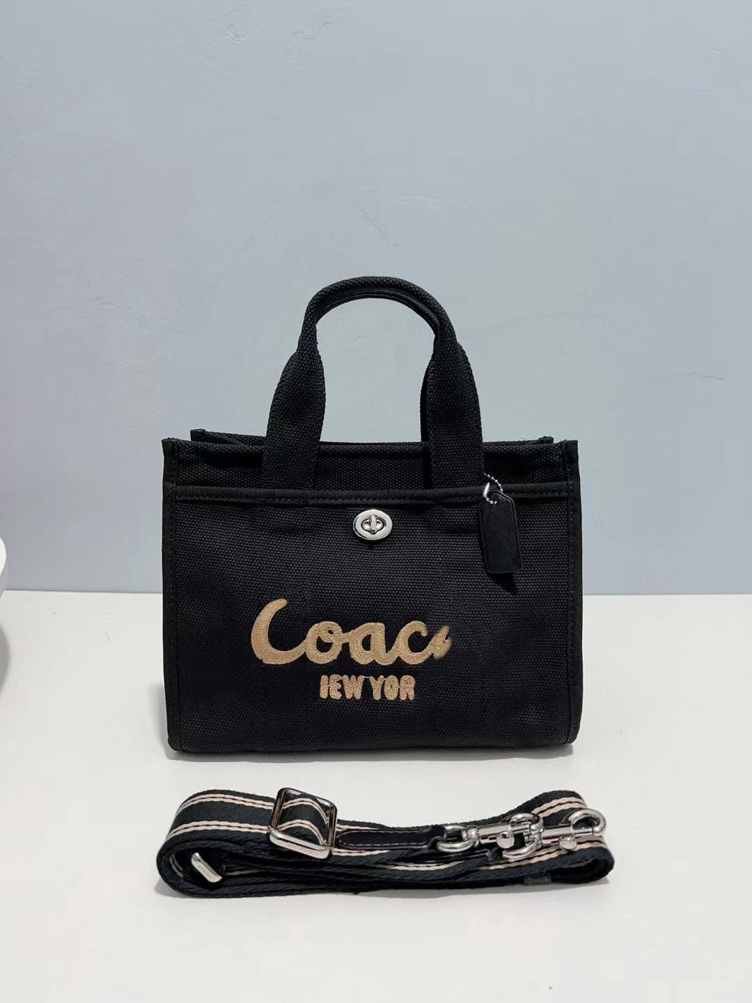 High-quality Canvas Large Capacity Embroidered Portable Crossbody Bags