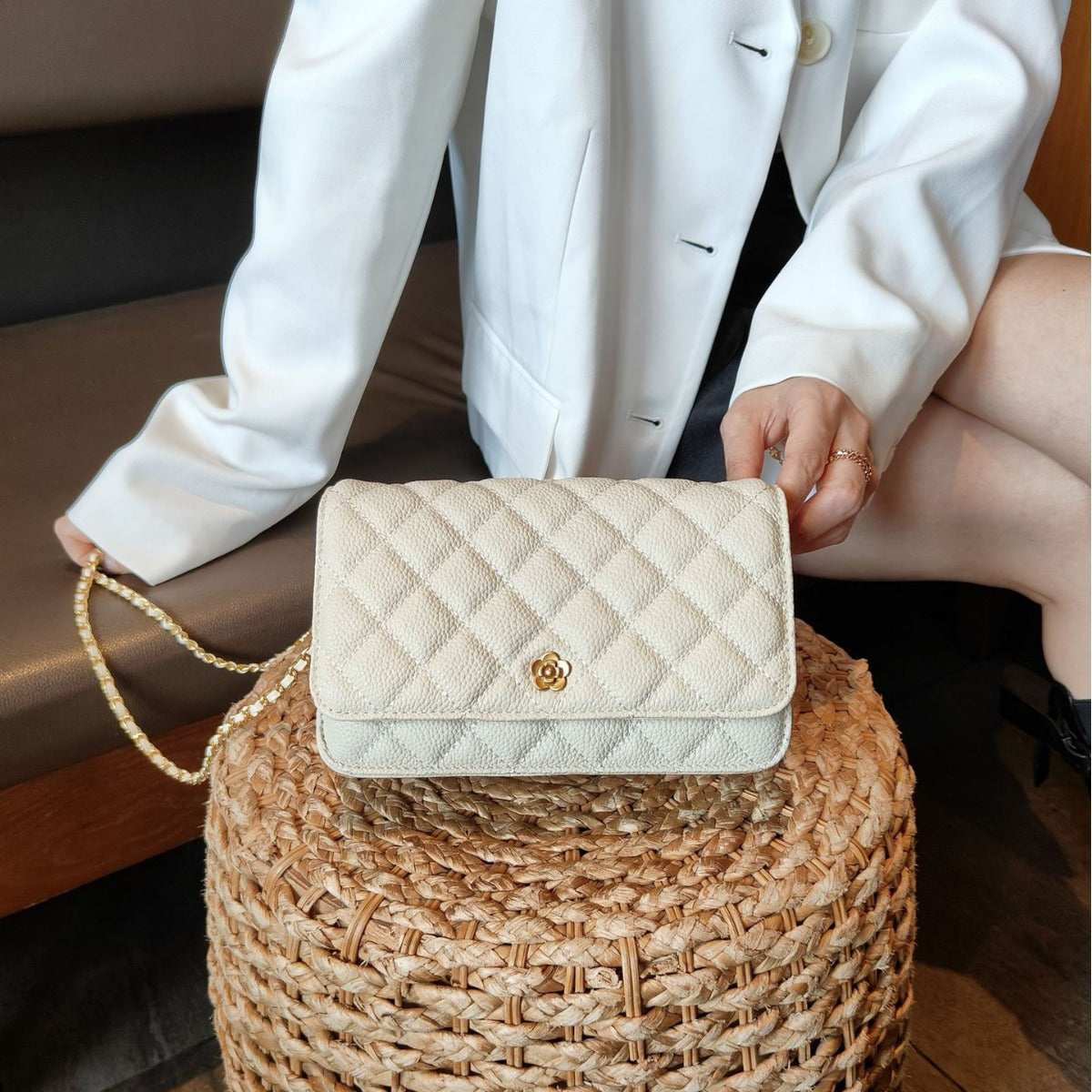 Women's First Layer Cowhide Diamond Pattern Golden Crossbody Bags