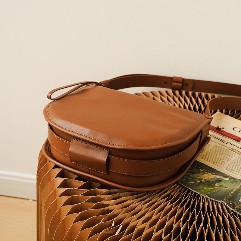 Women's Cowhide Solid Color Simple Leather Idle Bags