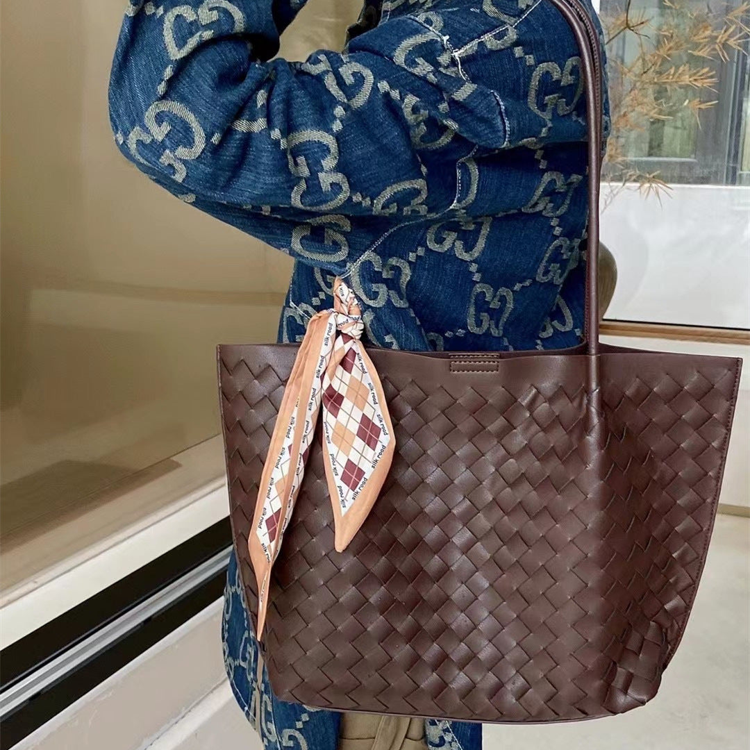 Women's Soft Cowhide Hand-woven Genuine Leather Vegetable Shoulder Bags