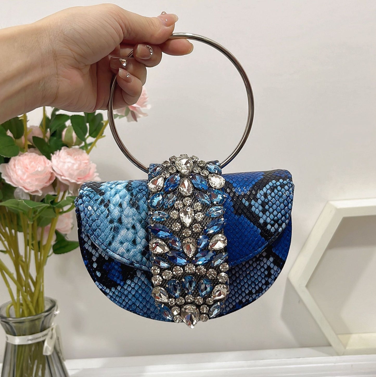 Women's Attractive Graceful Shiny Vintage Satin Crossbody Bags