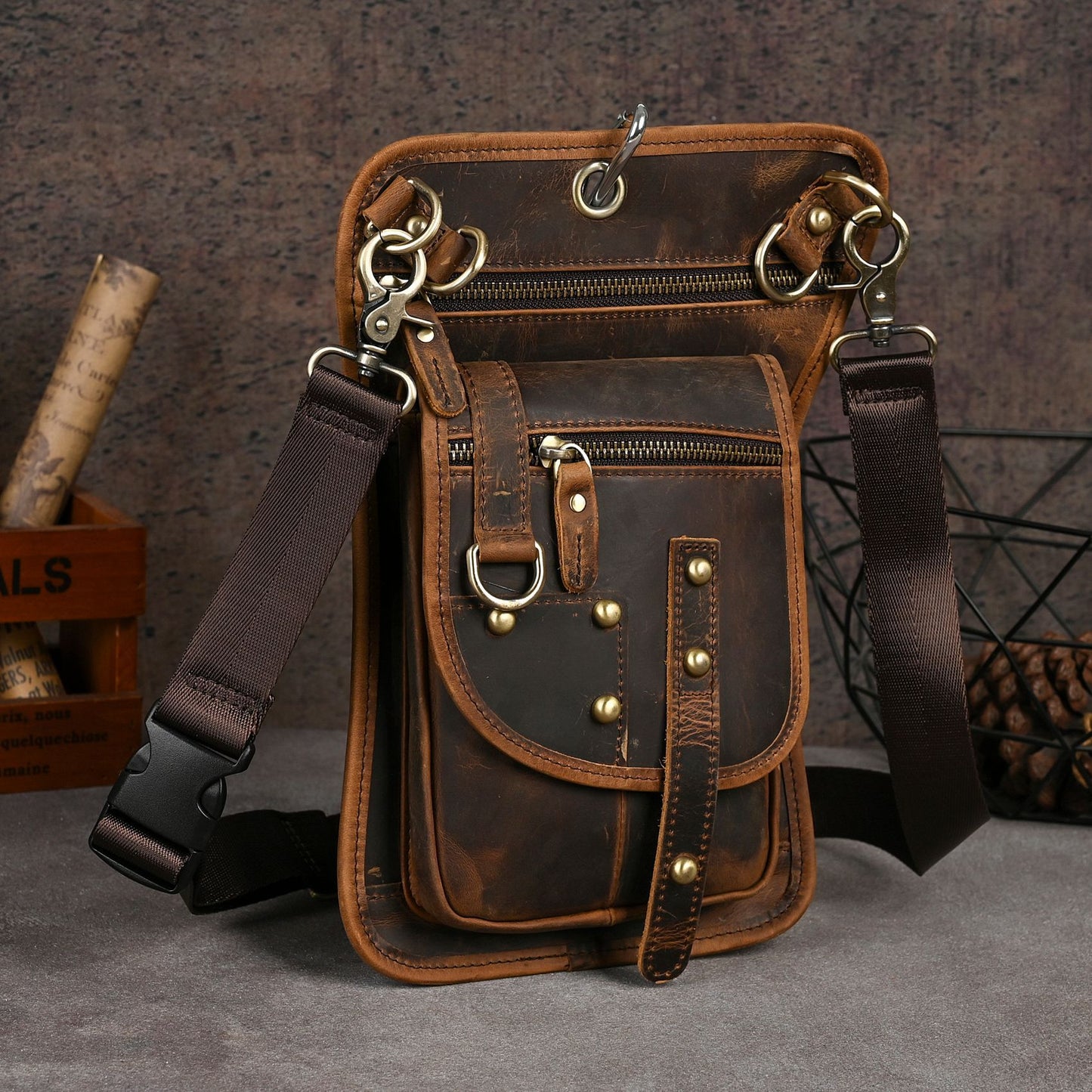 Men's Top Layer Oil Wax Skin Ding Men's Chest Bags