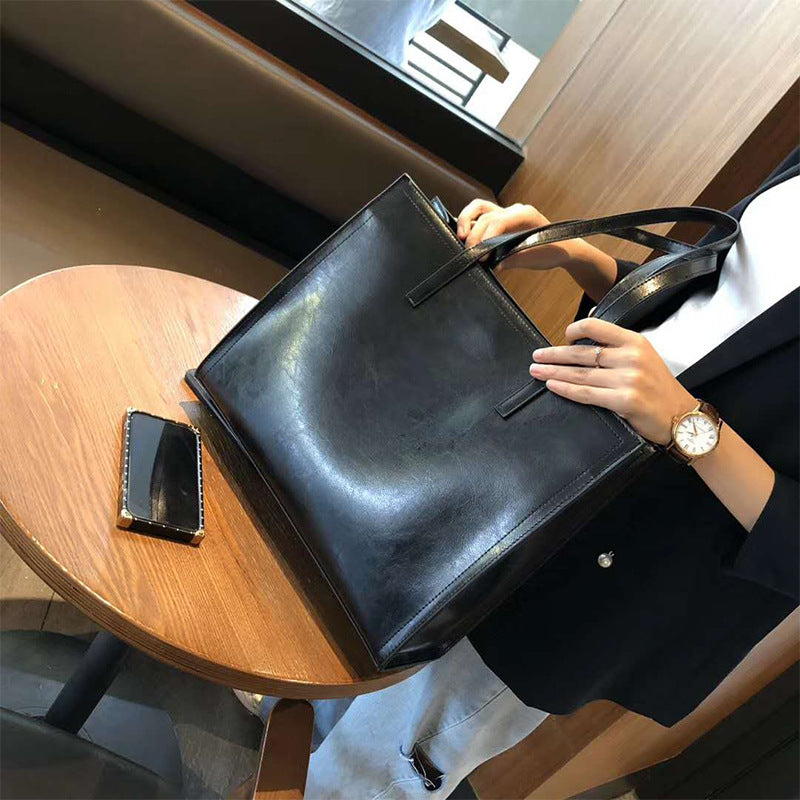 Women's Cowhide Big High-grade Retro Easy Matching Handbags