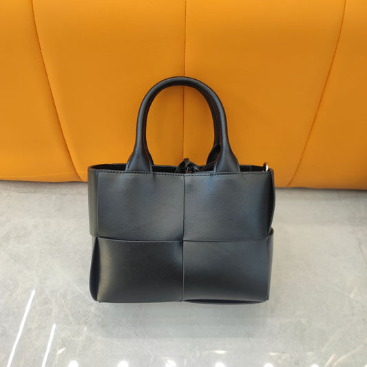 Women's Genuine Leather Woven Cowhide Fashion Crossbody Bags