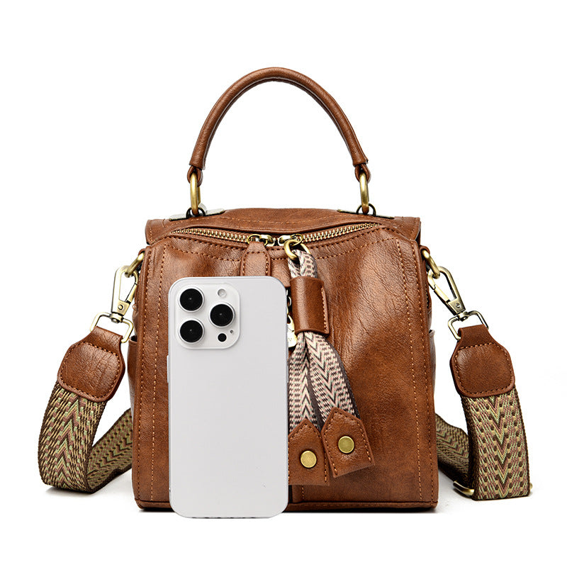 Women's Fashion Idle Style Commuter Retro Shoulder Bags
