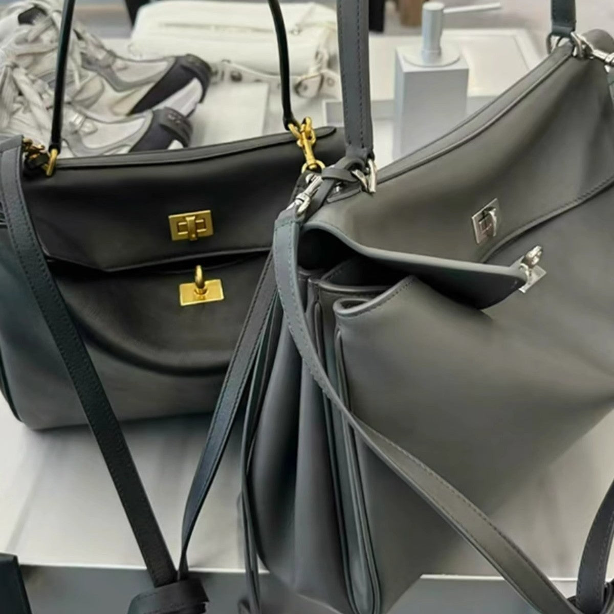 Kelly Large Capacity Smooth Leather Portable Tote Bags