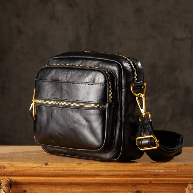 Men's Handmade Retro First Layer Vegetable Tanning Men's Shoulder Bags