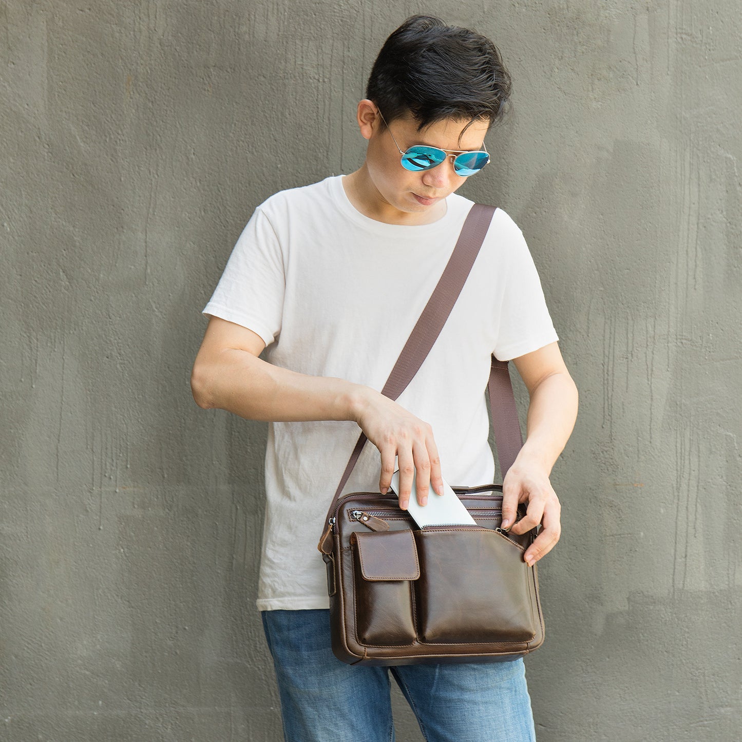Men's Leather High Sense Oil Wax Cowhide Men's Messenger Bags