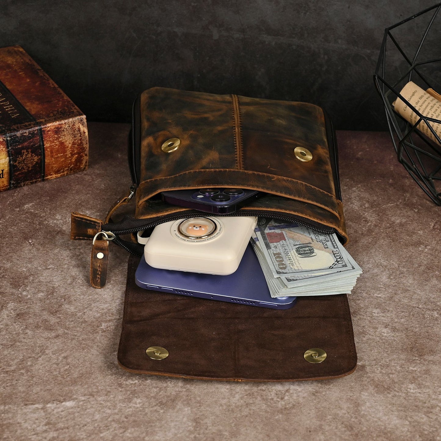 Men's Top Layer Oil Wax Skin Cowhide One Men's Chest Bags