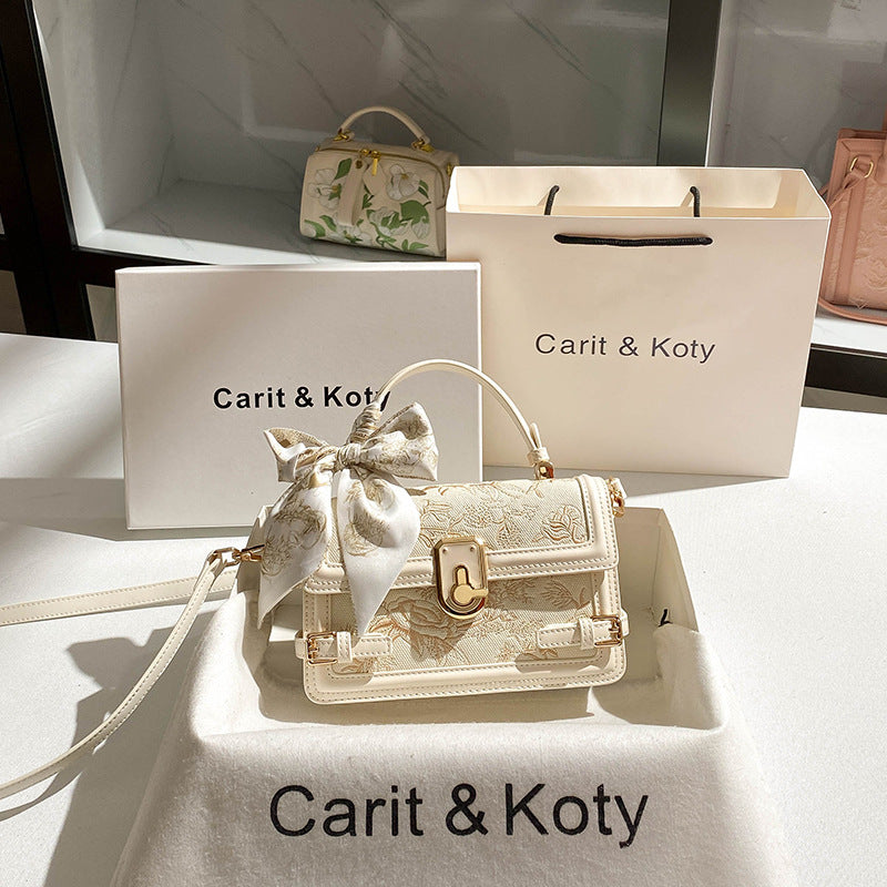 Attractive High-grade Silk Niche Embroidery Commuter Small Square Bags