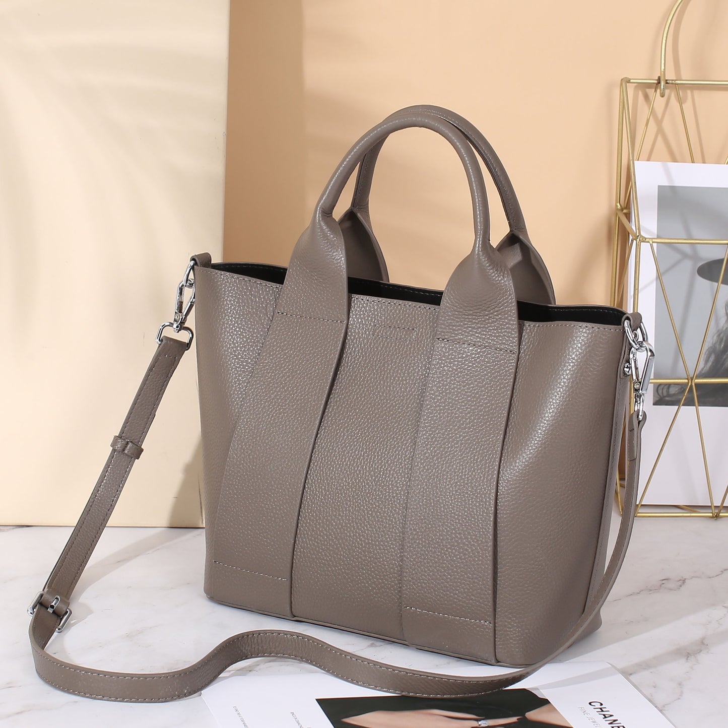 Women's Genuine Leather Fashion Portable Large Capacity Handbags