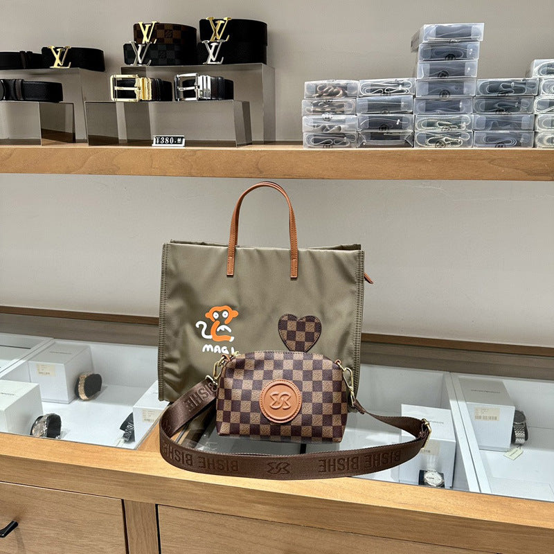 Women's Cloth Hand Shopping Fashion On One Tote Bags
