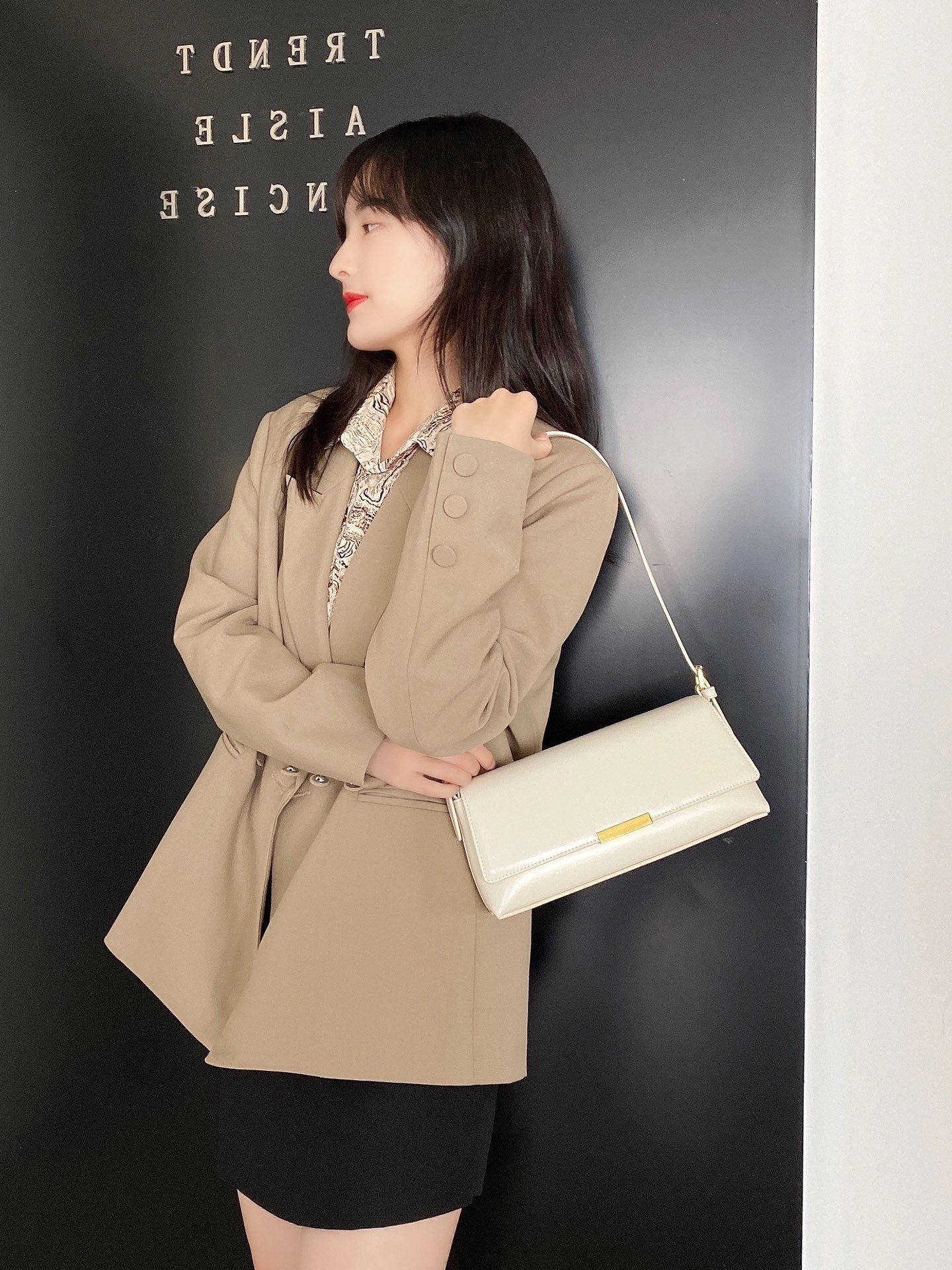 Women's Underarm Fashionable High-grade Horizontal Cowhide Shoulder Bags