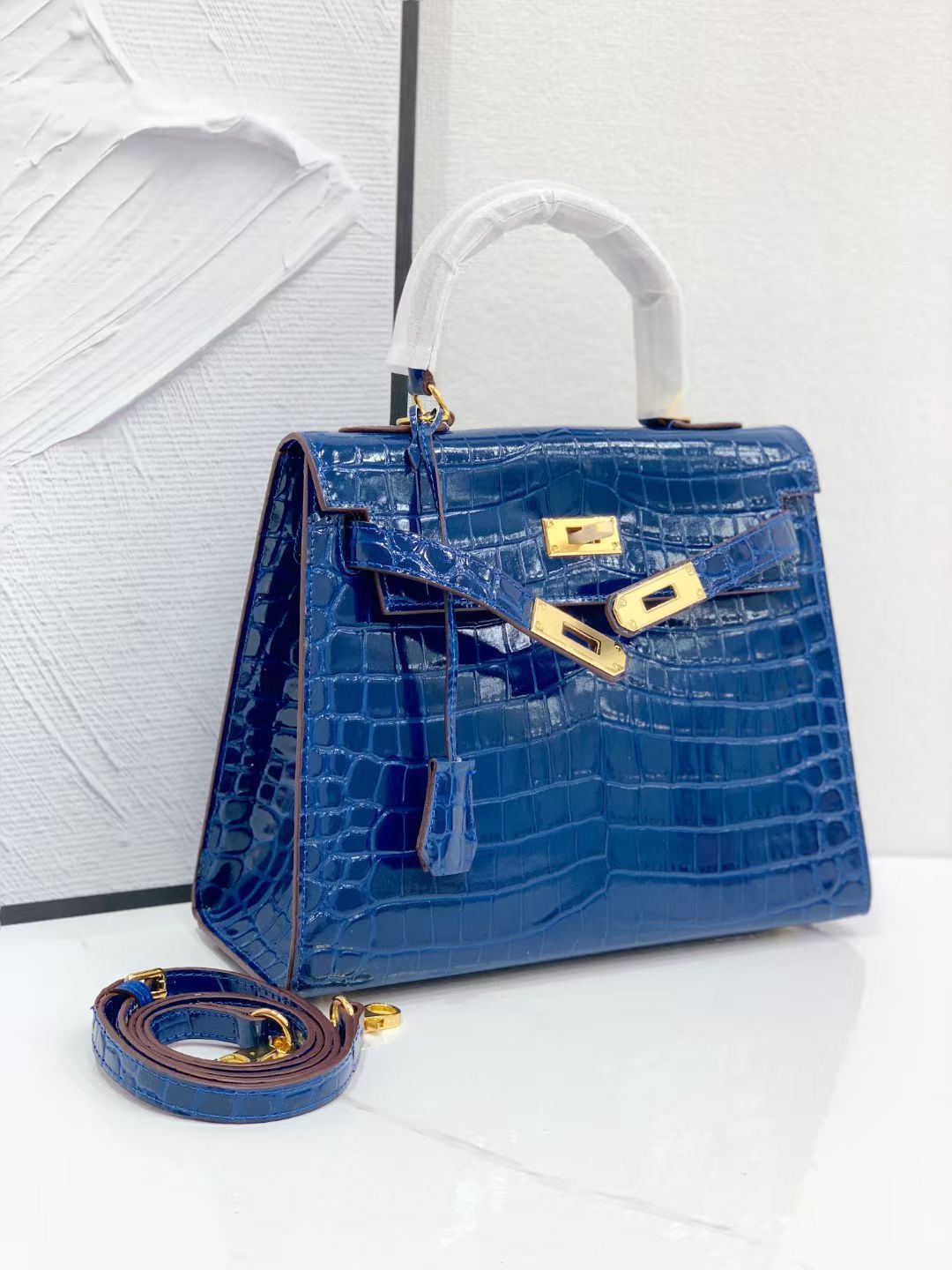 Women's Genuine Leather Fashion Cattlehide Platinum Portable Crossbody Bags