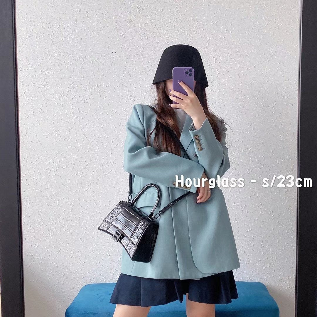 Women's Hourglass Cool Black Crocodile Pattern Shoulder Bags