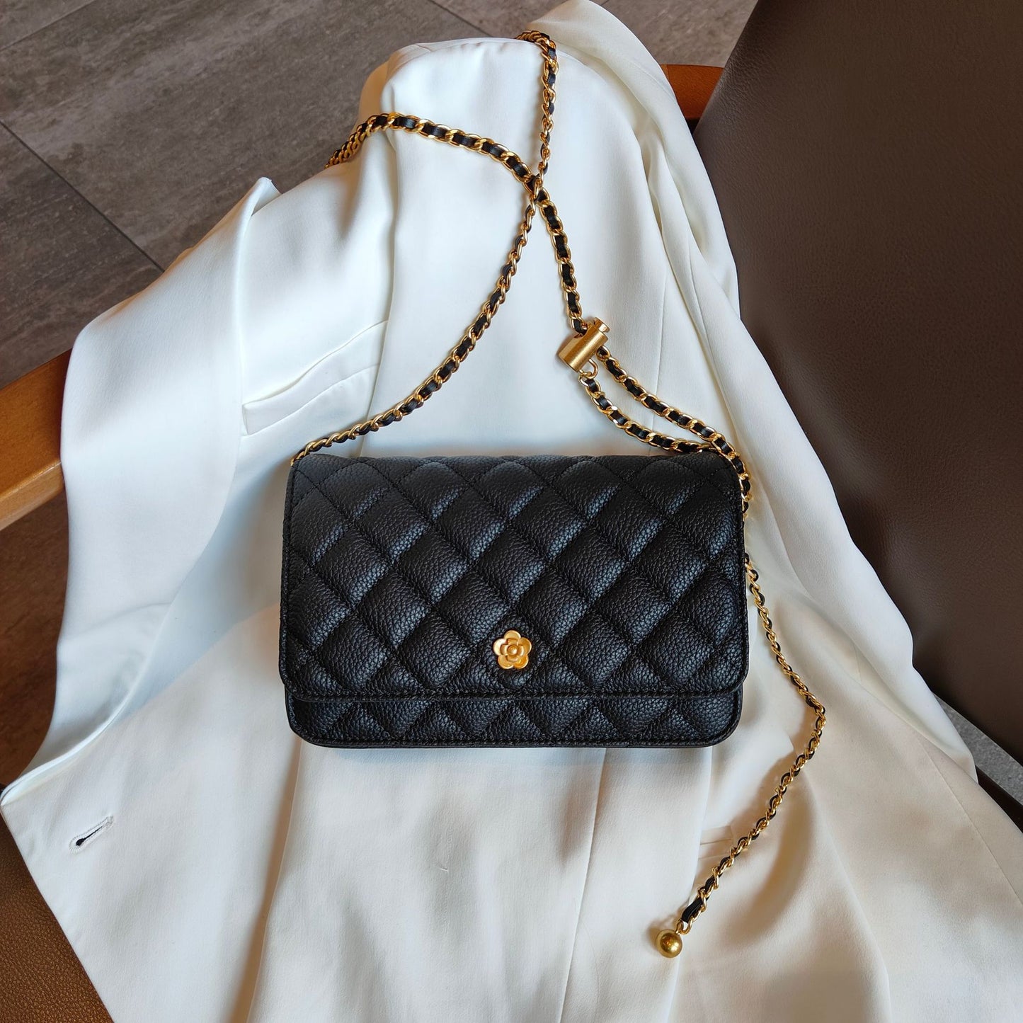 Women's First Layer Cowhide Diamond Pattern Golden Crossbody Bags
