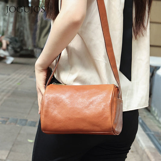 Women's Leather Retro Large Capacity Simple Crossbody Bags