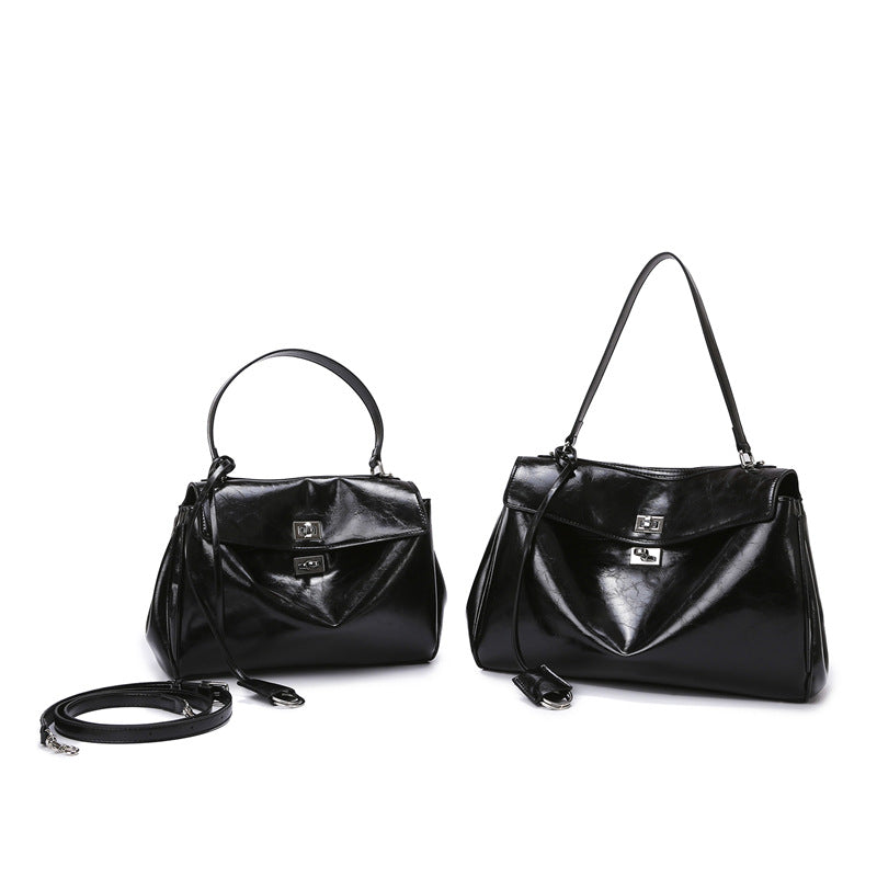 Women's Large Capacity Commuter Vintage Oil Leather Tote Bags