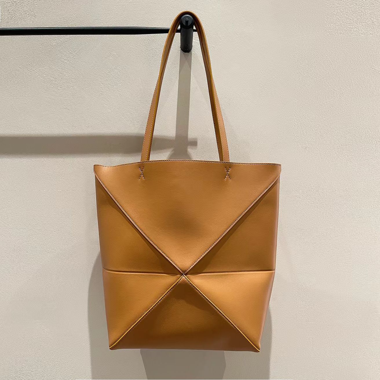 Women's Cowhide Folding Geometric Portable For Bucket Bags