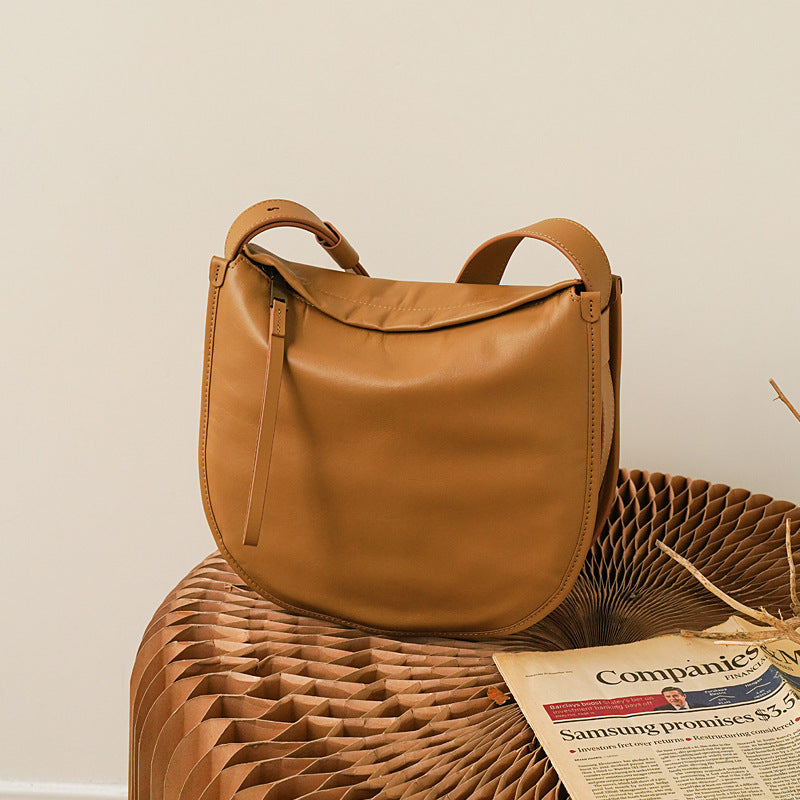 Women's Cowhide Solid Color Simple Leather Idle Bags