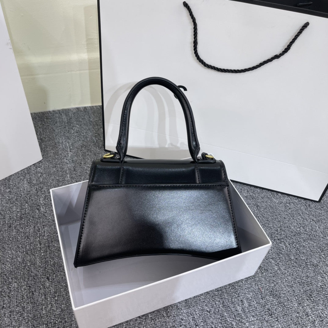 Women's Hourglass Cool Black Crocodile Pattern Shoulder Bags