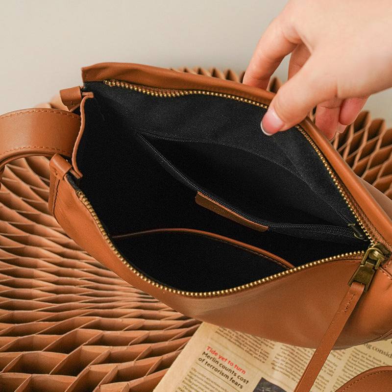 Women's Cowhide Solid Color Simple Leather Idle Bags
