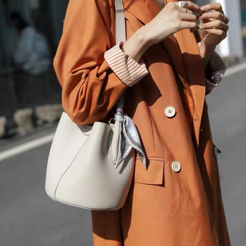 Women's Leather Tactile Feel Niche Fashion Vegetable Handbags