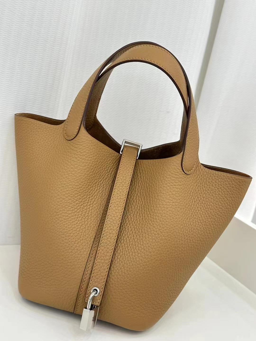 Women's First Layer Litchi Pattern Genuine Leather Bags
