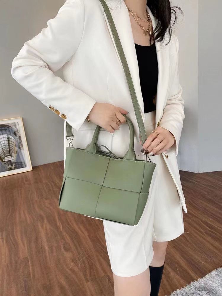 Early Spring Fashion Large Capacity Zipper Bags