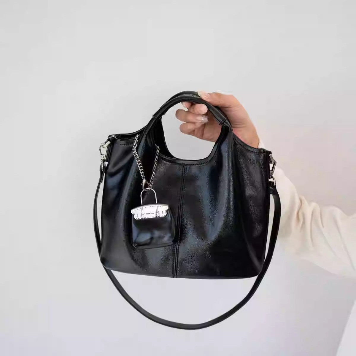 Women's Niche Soft Leather Retro Fashionable Stylish Shoulder Bags