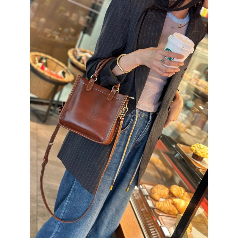 Women's New Trendy Leather Niche Commuter Shoulder Bags