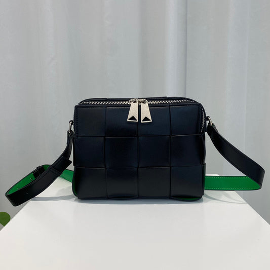 Volume Dark Green Parrot Woven Double Crossbody Bags