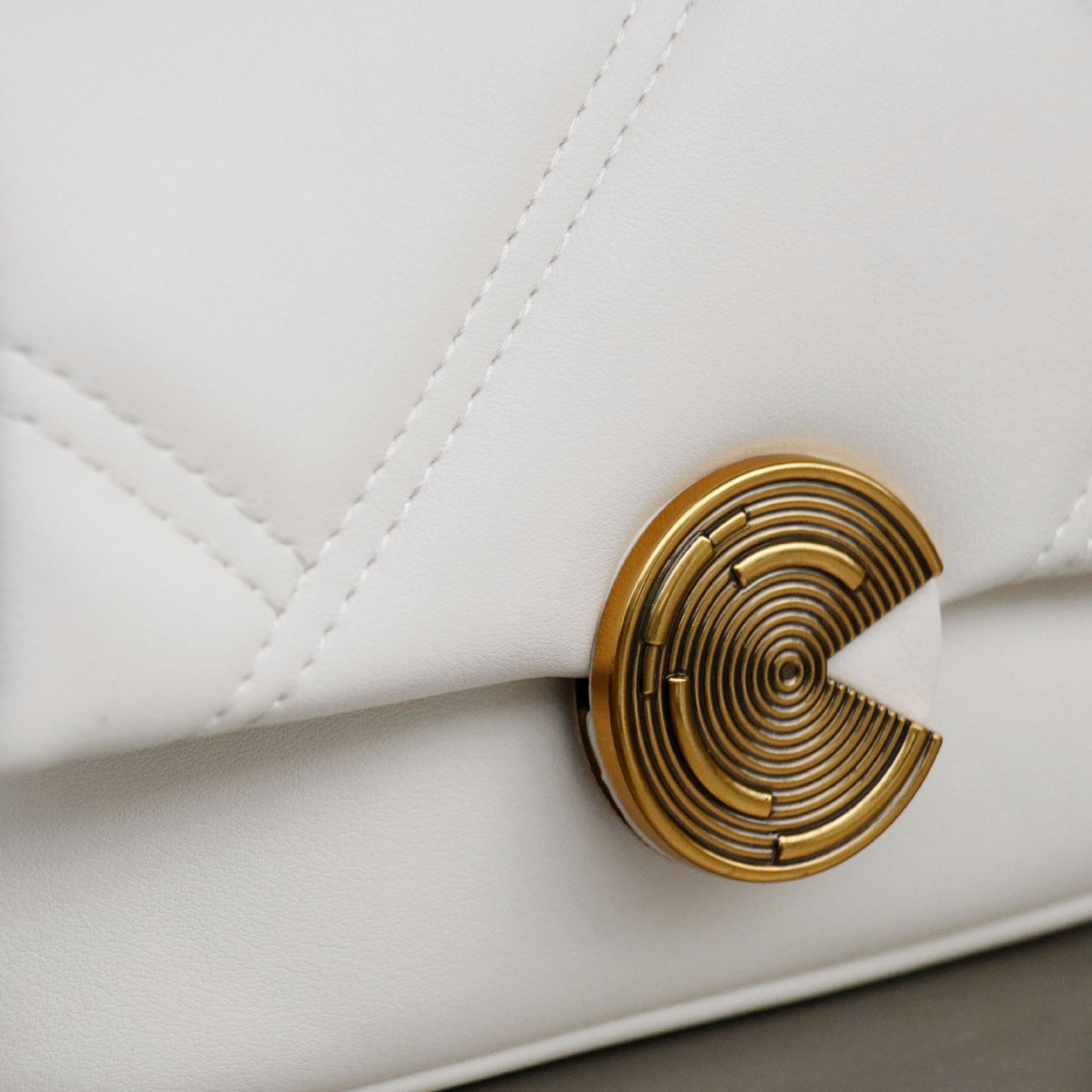 Women's Leather Rhombus Golden Balls Chain Mild Luxury Retro Fashion Shoulder Bags