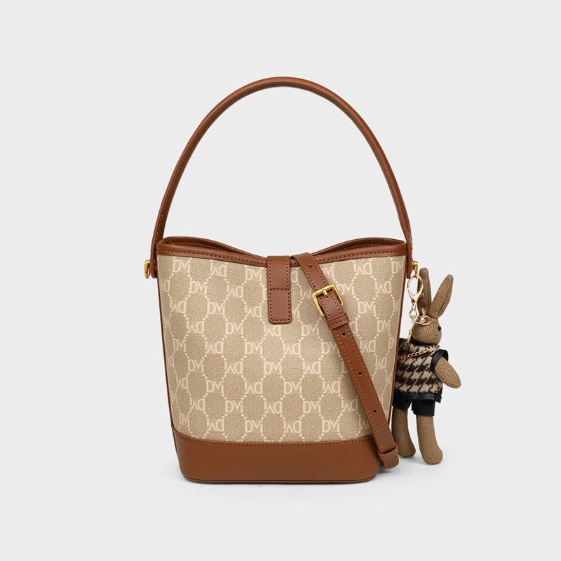 Women's Cool Summer High-grade Hand-held Commuter Crossbody Bags
