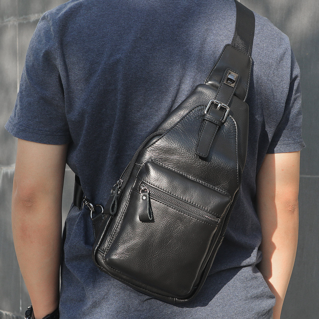 Men's Graceful Classic Leather Vintage Cowhide Men's Chest Bags