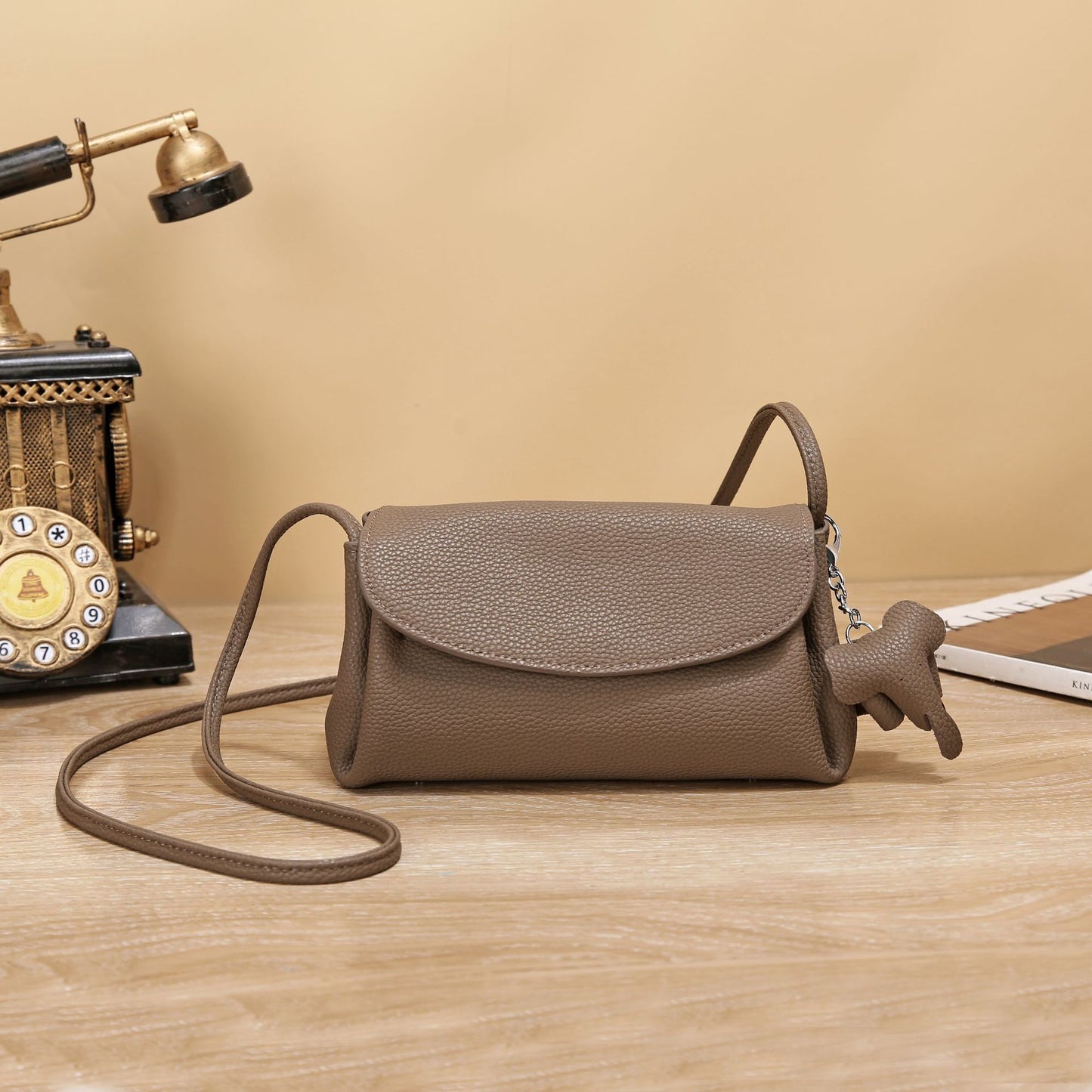 Women's Layer Cowhide Fashion Summer Shell Leather Shoulder Bags
