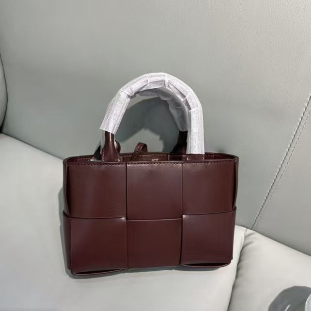Women's Large Plaid Hand-woven Simple Fashionable Exquisite Crossbody Bags