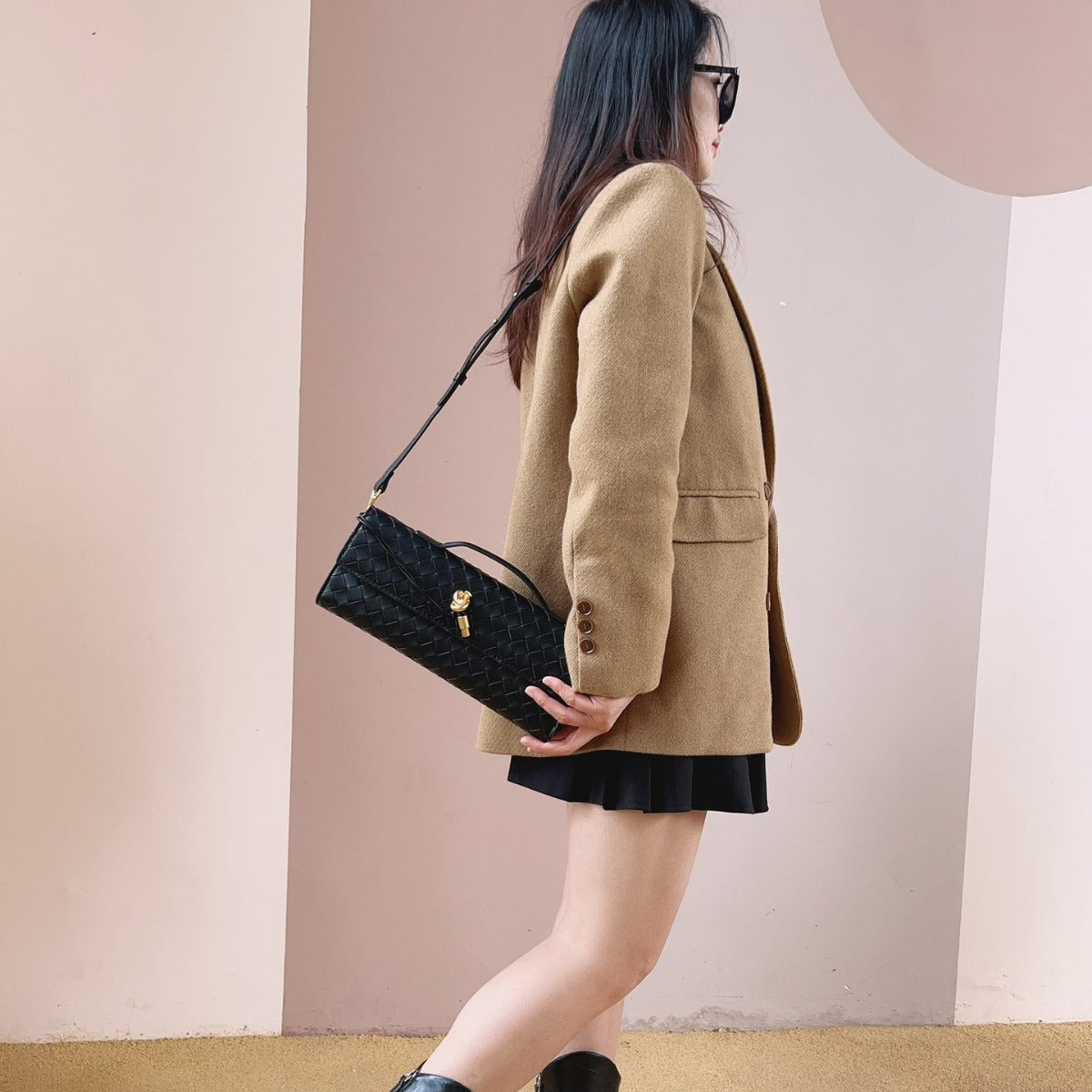 Women's French Stick Texture Hand-woven Hardware Fashion Handbags