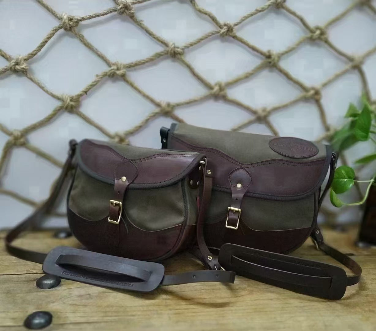 Women's & Men's & American Vintage Oil Wax Waterproof Canvas Shell Men's Shoulder Bags