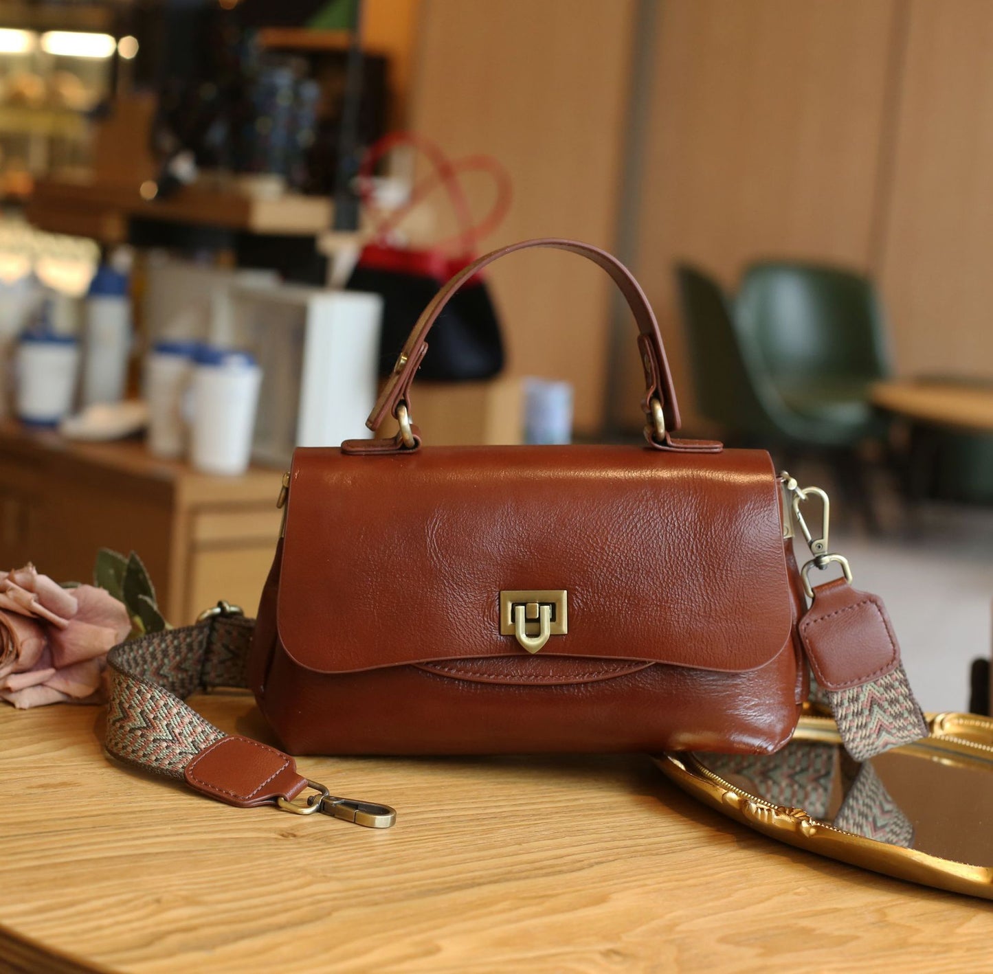 Women's Tanning Leather Single Wide Strap Ribbon Commuter Shoulder Bags