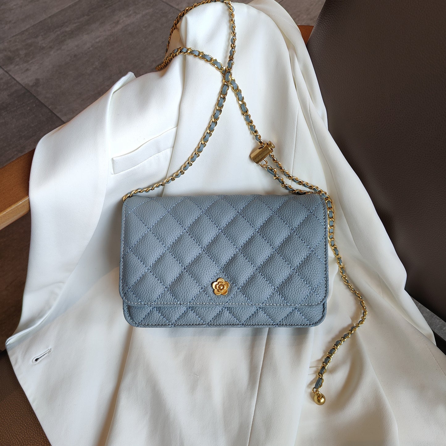 Women's First Layer Cowhide Diamond Pattern Golden Crossbody Bags