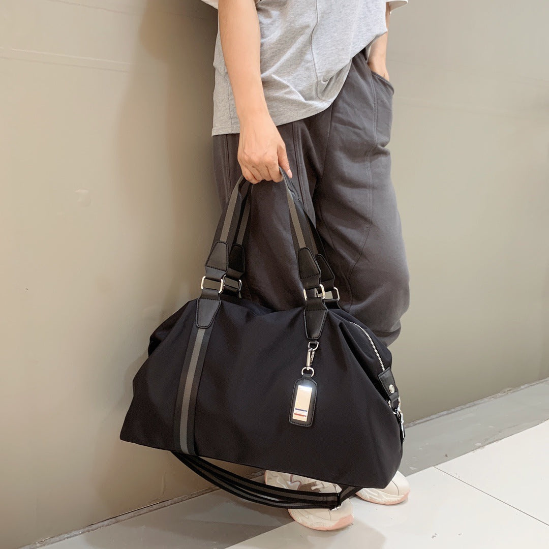 Men's Korean Style Large Capacity Short Business Trip Handbags