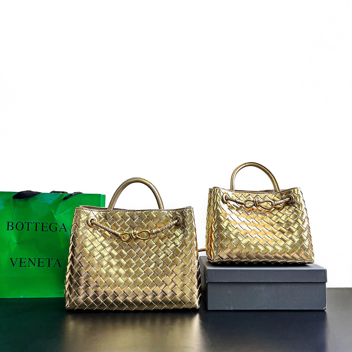 Women's Design Spring Metal Cord Fastener Woven Shoulder Bags