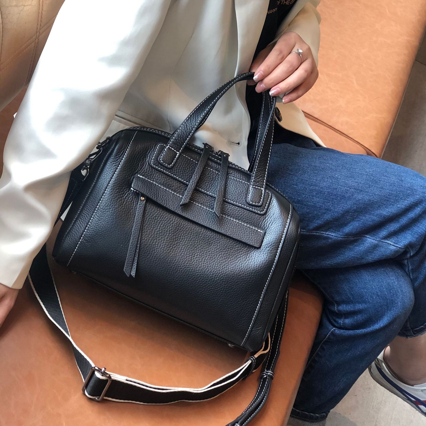 Women's Layer Leather Fashion Simple Pillow Commuter Shoulder Bags