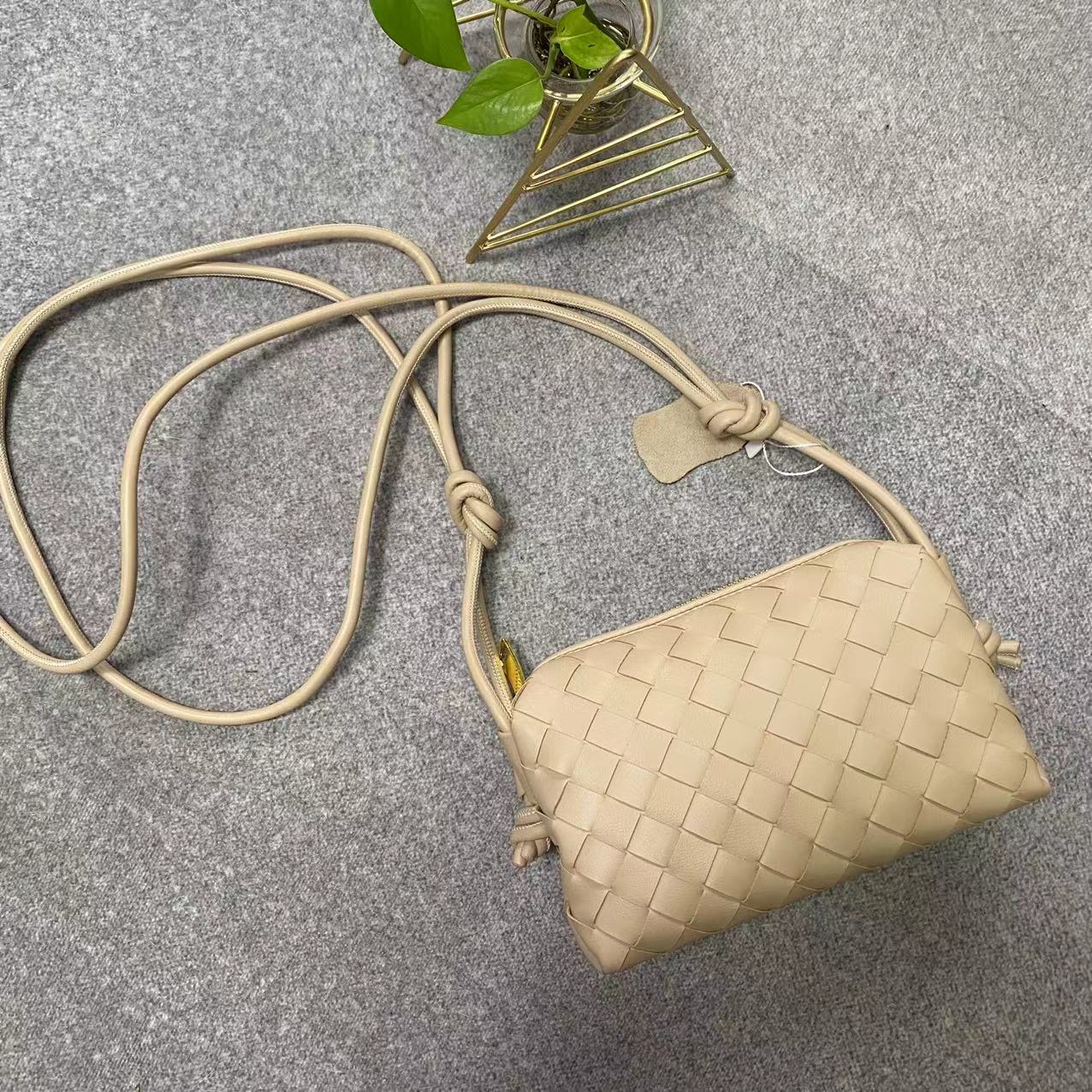 Women's Genuine Leather Cowhide Woven Lunch Box Shoulder Bags