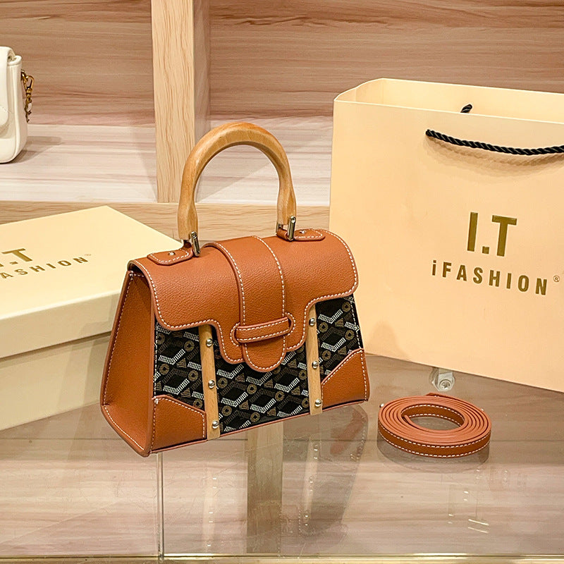 Women's Dog Teeth Saigon Wooden Saddle Poor Bags